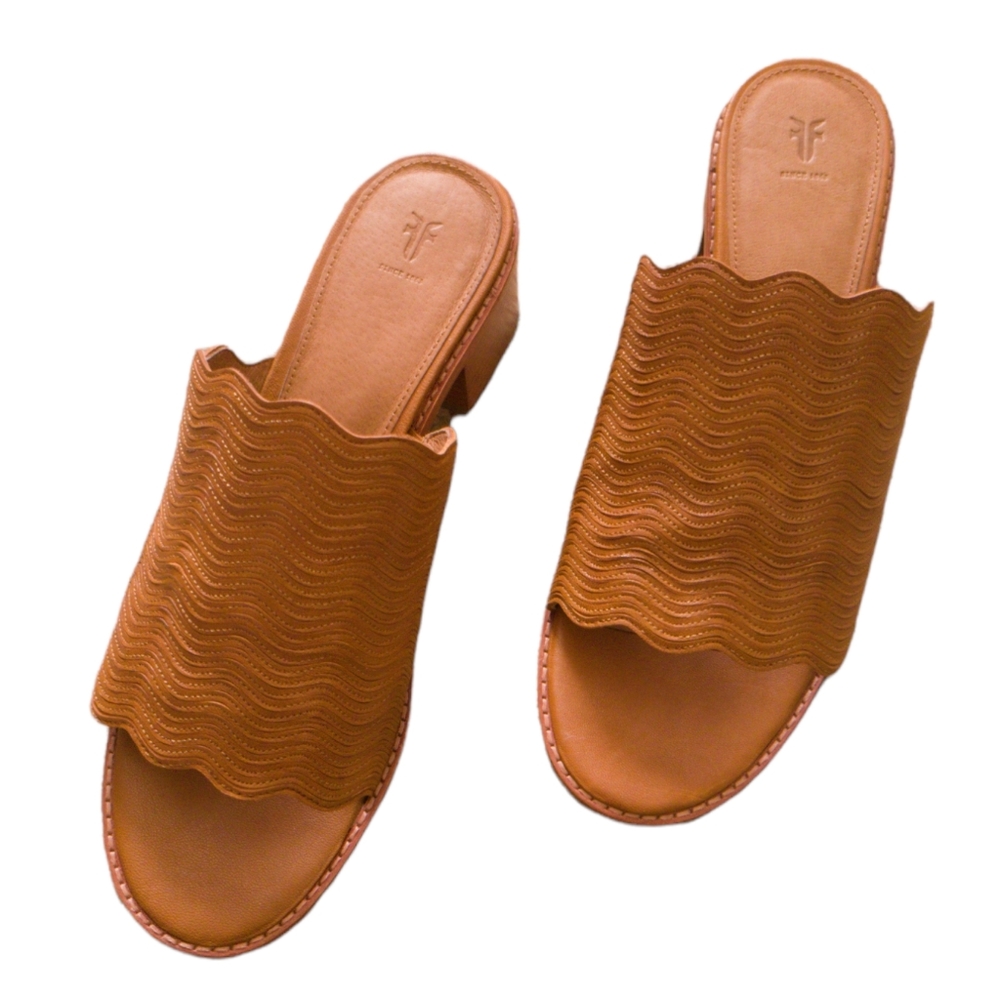 Frye Cindy Wave Mule sz 9